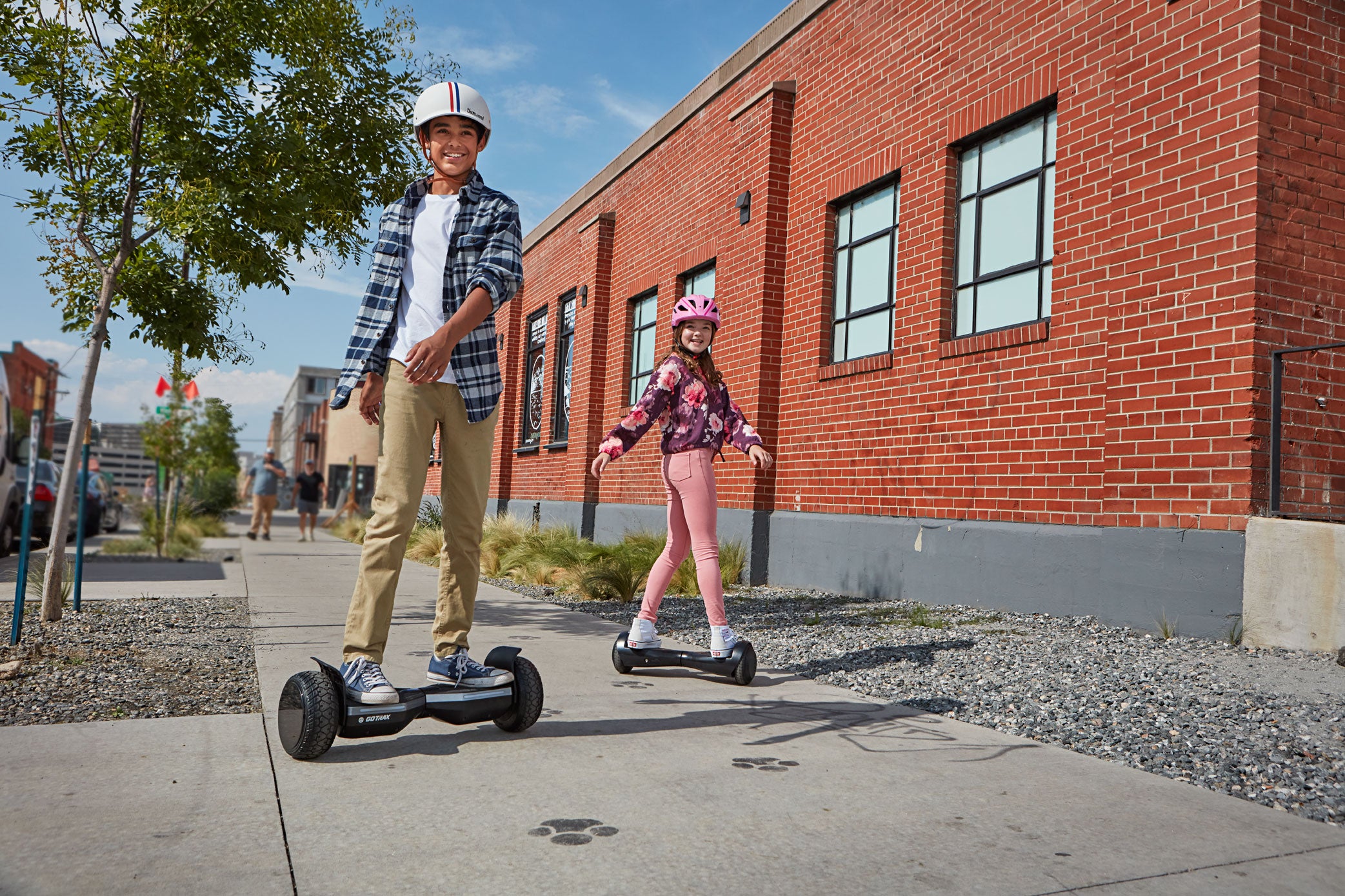 Top 3 Safety Items Every Hoverboard Rider Needs - HOVERBOARD.com ...